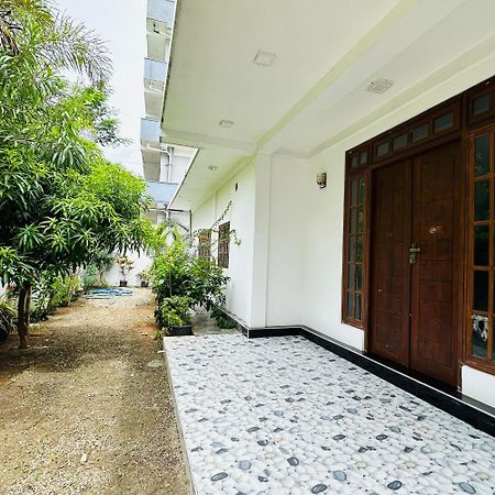 Lalitha Holiday Inn جافنا المظهر الخارجي الصورة
