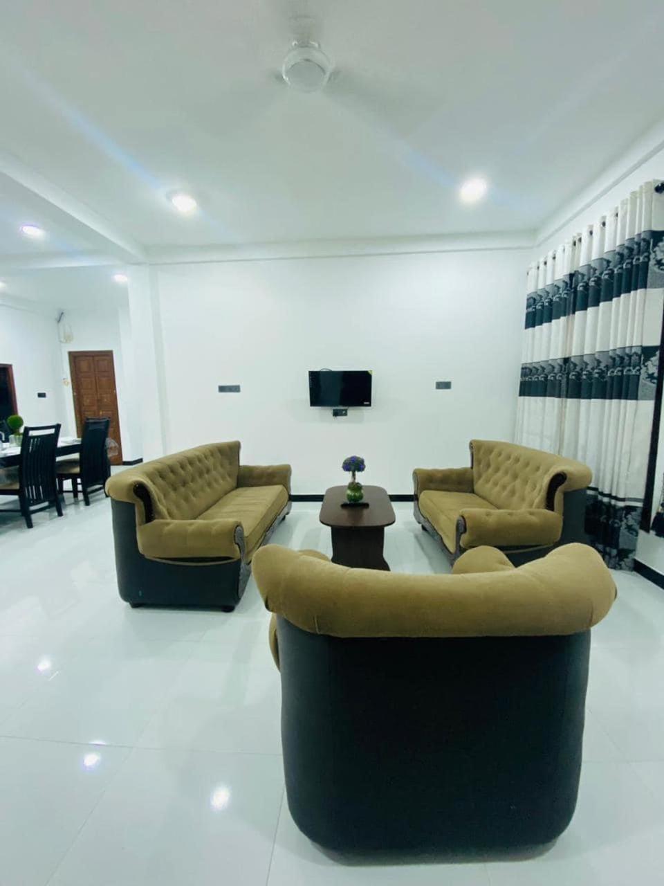 Lalitha Holiday Inn جافنا المظهر الخارجي الصورة