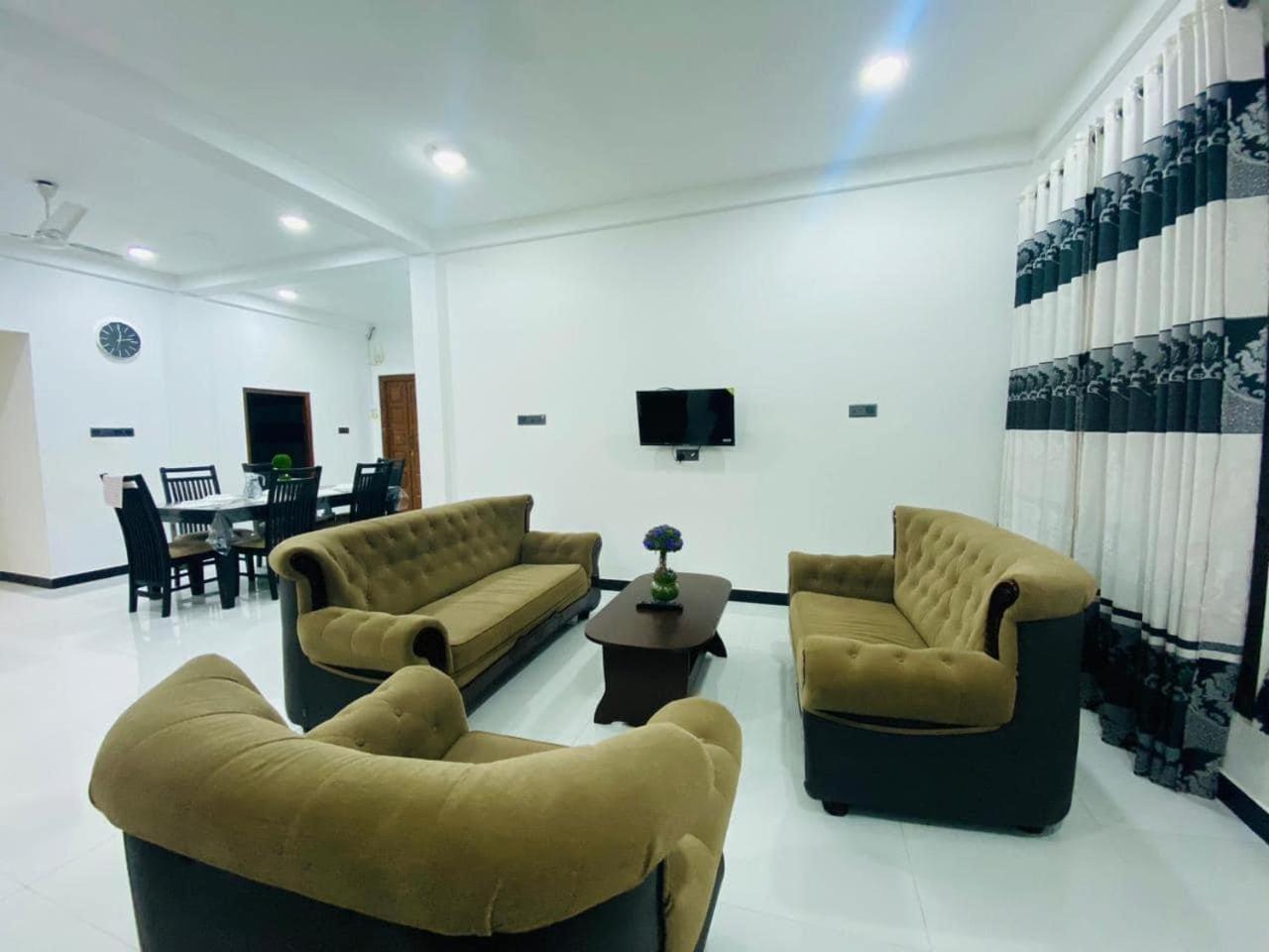 Lalitha Holiday Inn جافنا المظهر الخارجي الصورة